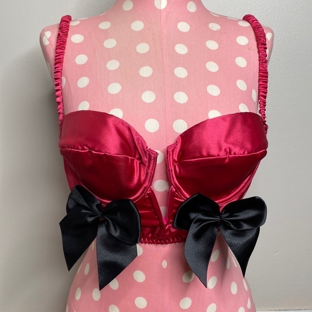 Sexy little thing Victoria’s Secret satin hot pink black bows bralette